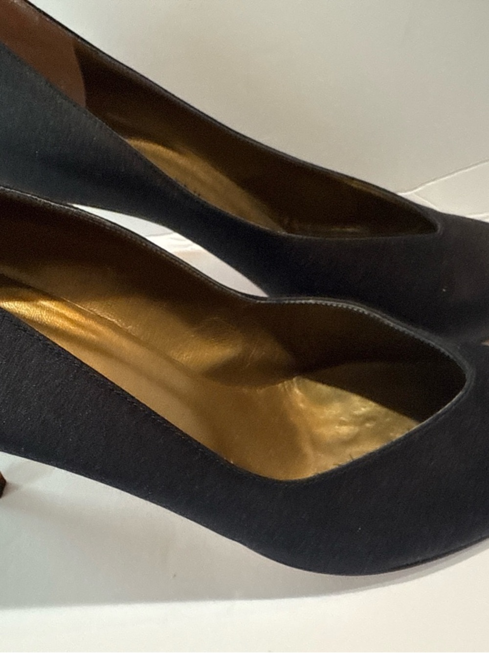 Yves Saint Laurent Black Pointed Toe Pumps 9.5 - Picture 12 of 14